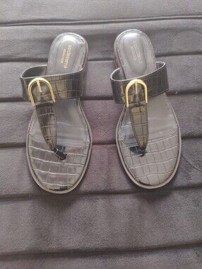 Liz Claiborne Black Croc-Embossed Thong Sandals with Gold Buckles